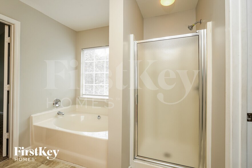 Building Photo - 3760 Thornaby Cir