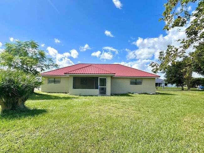 Building Photo - 328 W Sugarland Cir