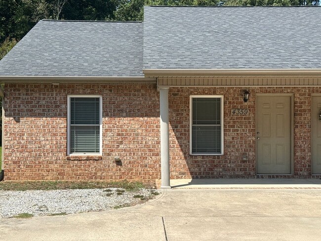 Building Photo - Duplex Apartment For Rent in Denver NC
