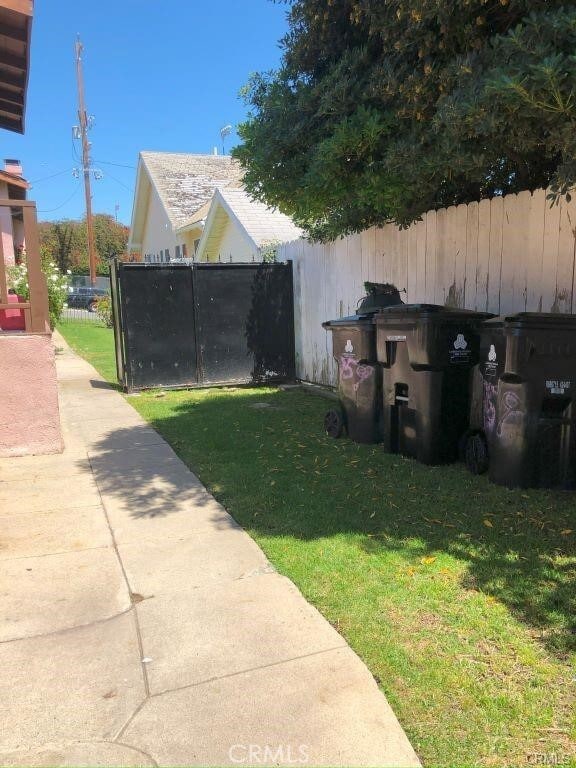 Building Photo - 959 W 17th St