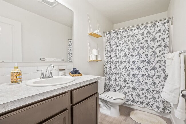 Building Photo - 10390 Crystal Ridge Dr
