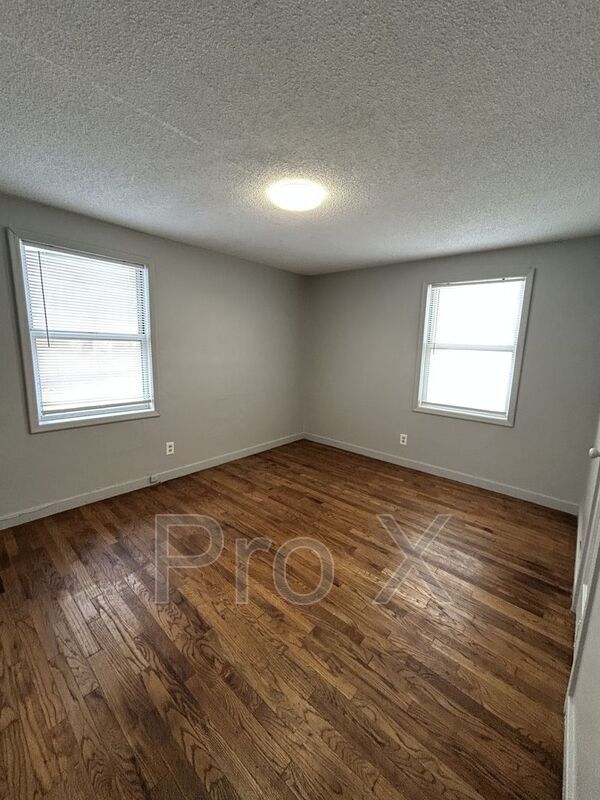 Building Photo - 463 Fieldcrest Dr