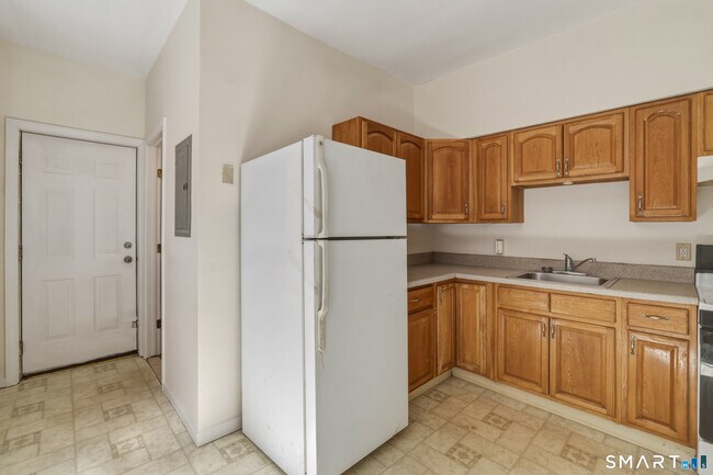 Building Photo - 105 William St