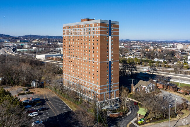 Building Photo - Tradition Knoxville