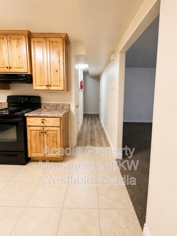 Building Photo - 315 E 600 S St