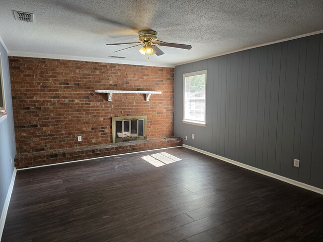 Building Photo - 408 S Orange Edwards Blvd