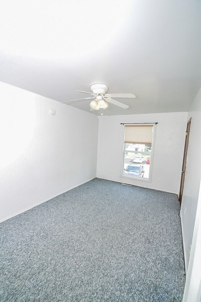 Building Photo - 2225 Yorktowne Dr