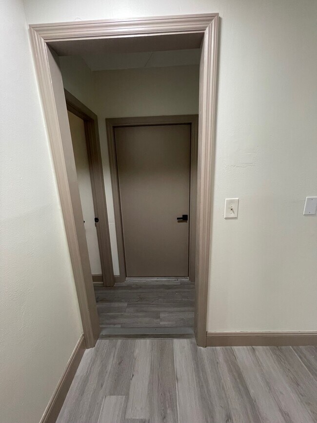 Building Photo - 660 Macduff Ln