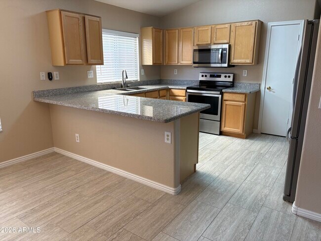 Building Photo - 3033 E Hononegh Dr