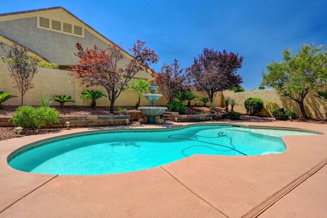 Building Photo - Beautiful 3 Bedroom Single Story Home in A...