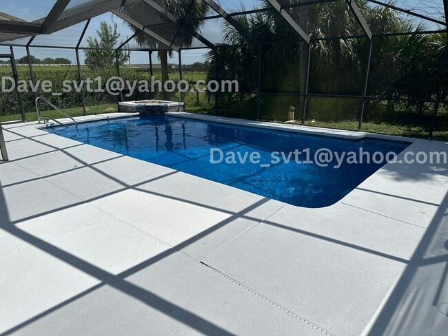Building Photo - 8055 SW 53rd Ct