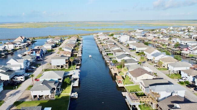 Building Photo - 1177 Sailfish St