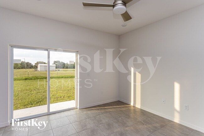 Building Photo - 588 Crown Rose Dr