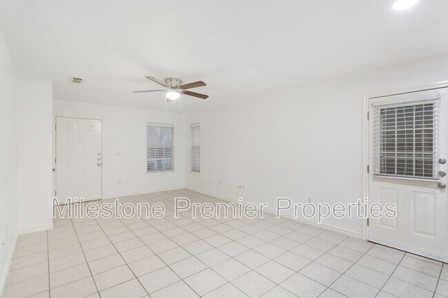 Building Photo - 1021 Rice St