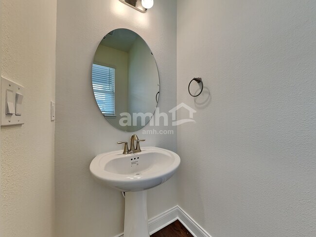 Building Photo - 6182 Little Blf Cir