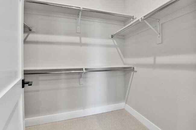 Building Photo - $3,200 - 2 Bed, 2.5 Bath Townhome in Prime...