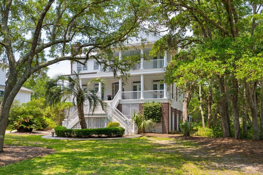 Building Photo - 635 Dune Oaks Dr