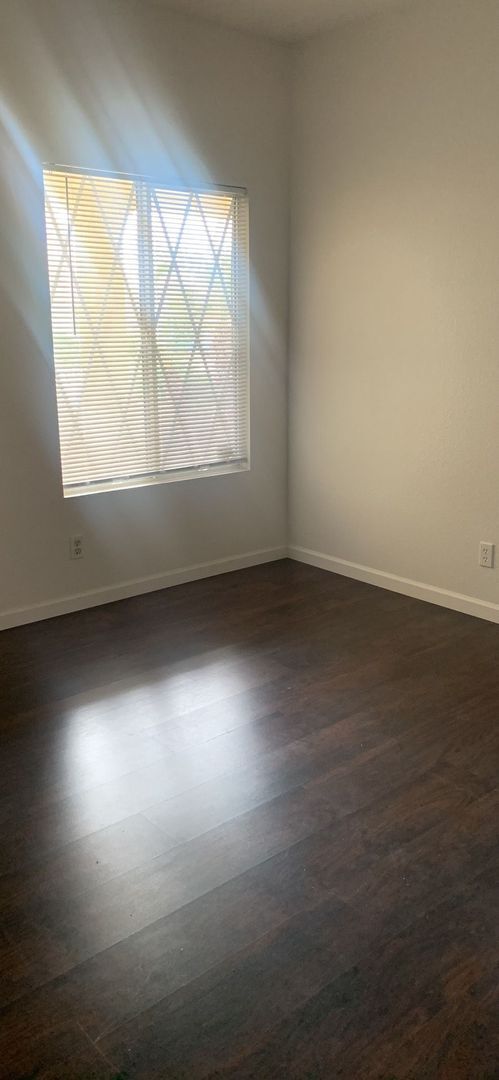 Building Photo - Beautiful Large Open Home in Hemet