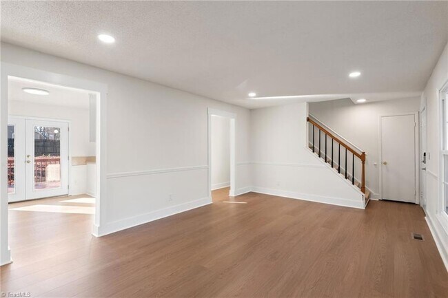 Building Photo - 1705 Three Meadows Rd