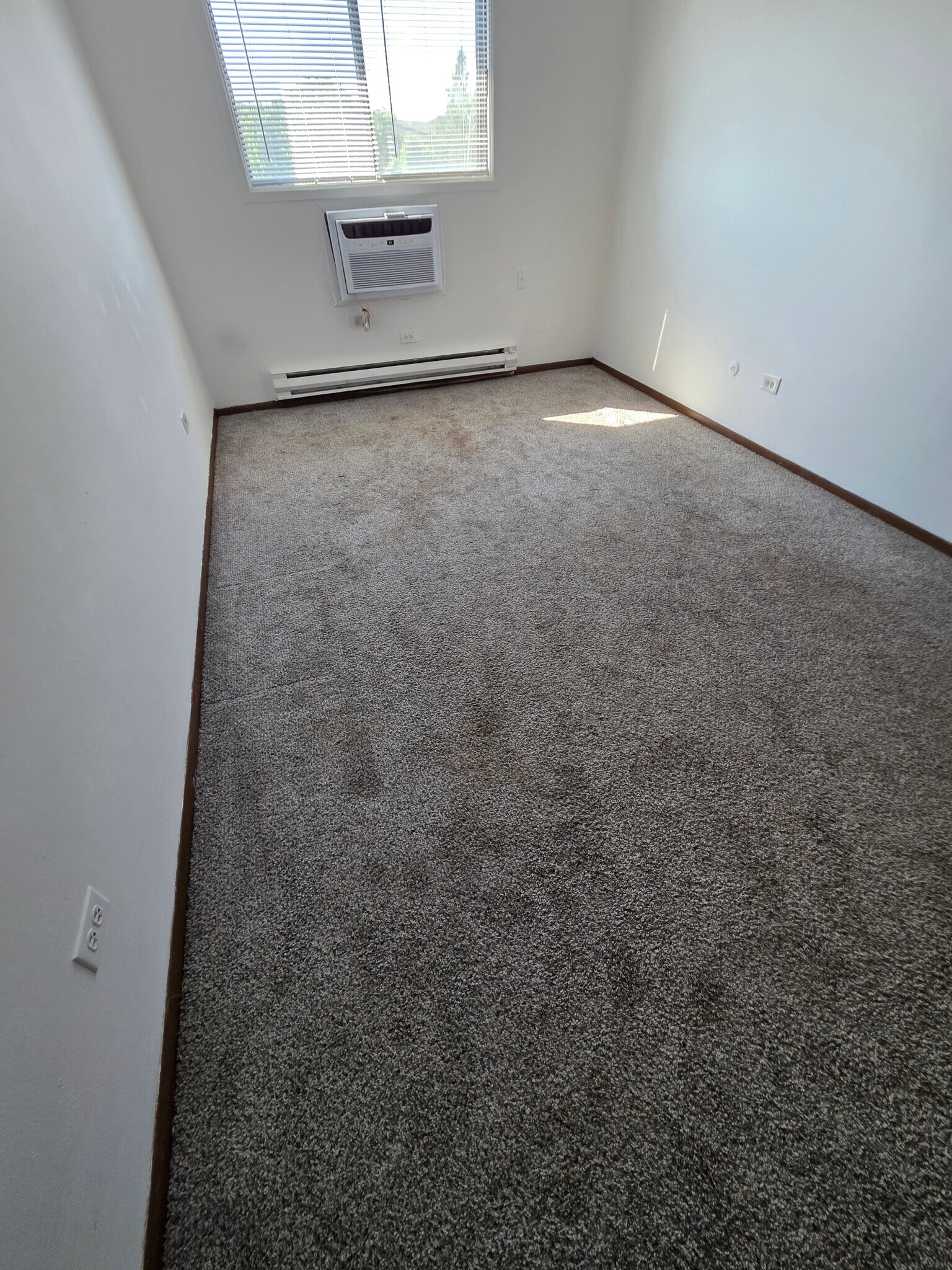 Building Photo - 1525 Norway Ln