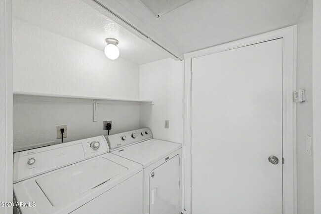 Building Photo - 16033 N 25th St
