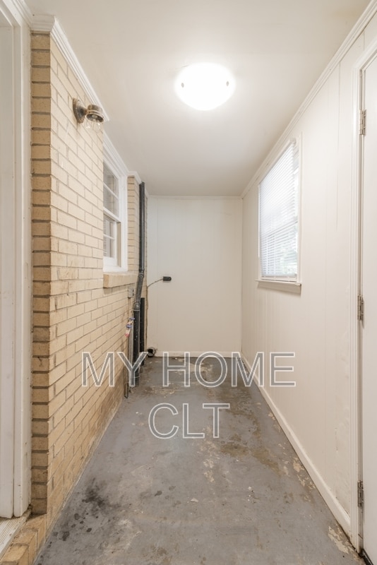 Building Photo - 1024 Houston St