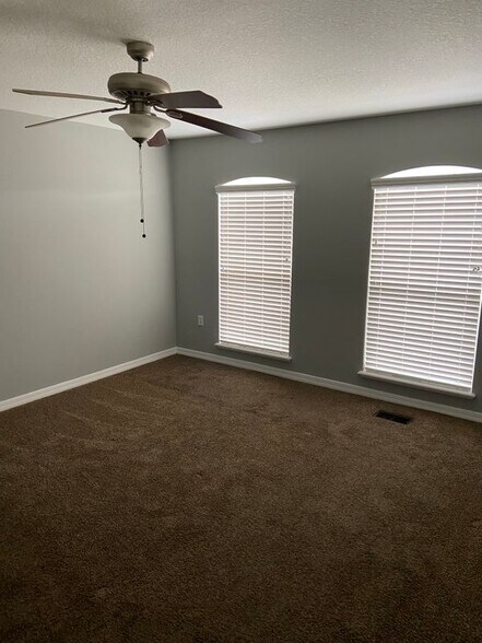 Building Photo - 7056 St Ives Ct