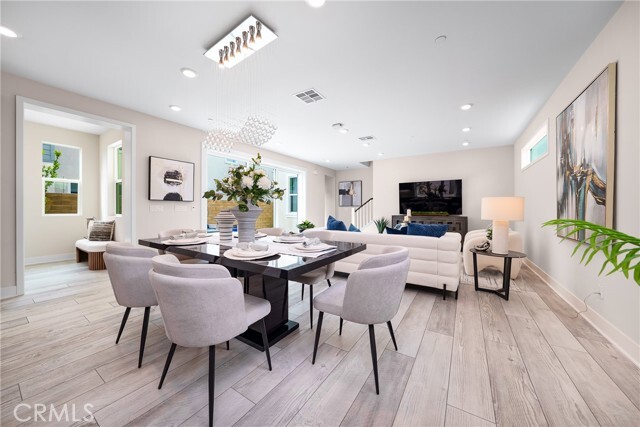 Building Photo - 130 Chorus