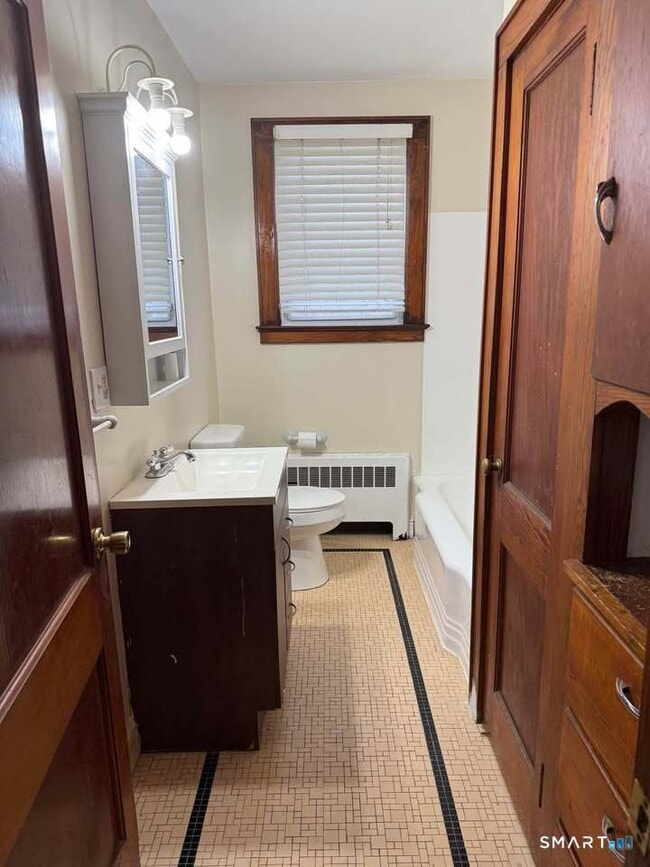 Building Photo - 9 Jennings St