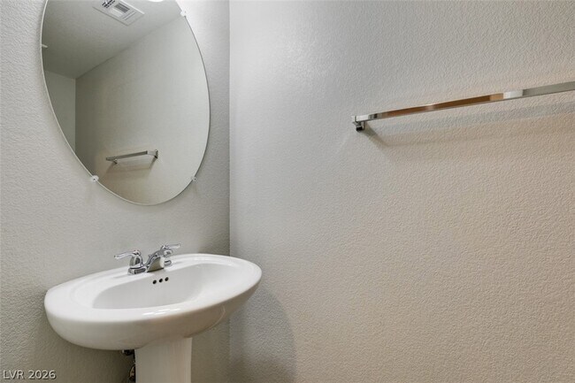 Building Photo - 3009 Camino Sereno Ave