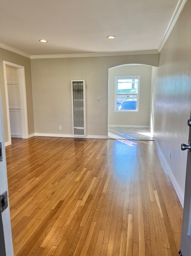 Building Photo - 15702 Brighton LLC B