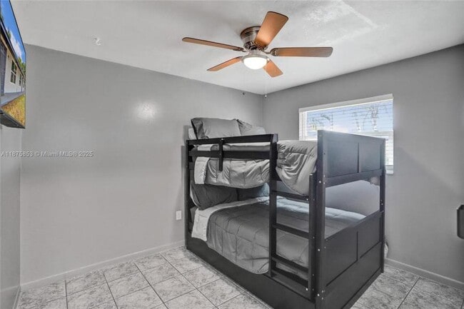Building Photo - 3 bedroom in West Park FL 33023