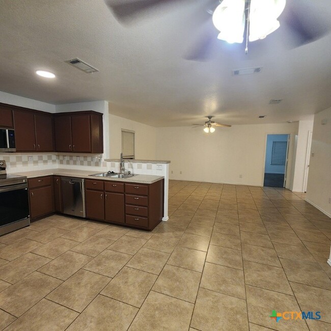 Building Photo - 1111 Travis Cir