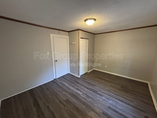 Building Photo - 177 S Maple St