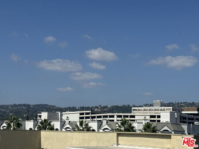 Building Photo - 8614 Burton Wy