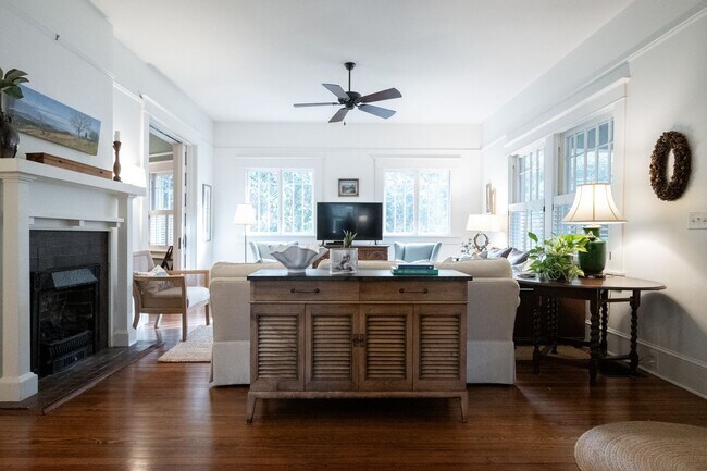 Building Photo - 290 Milledge Cir