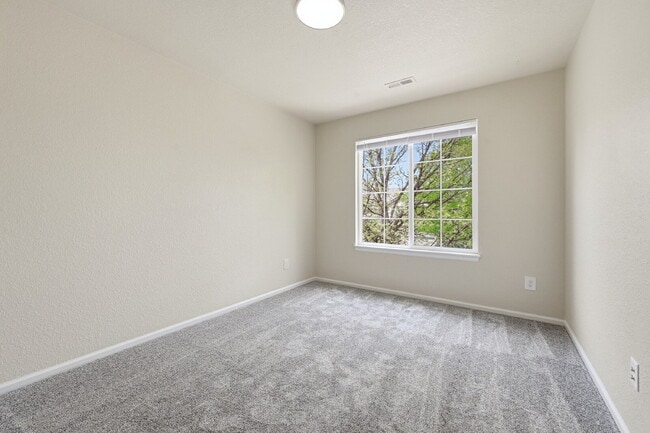 Building Photo - $2,845.95 - 3 Bed, 2 Bath Home in Thornton with Central AC and In Unit Laundry!