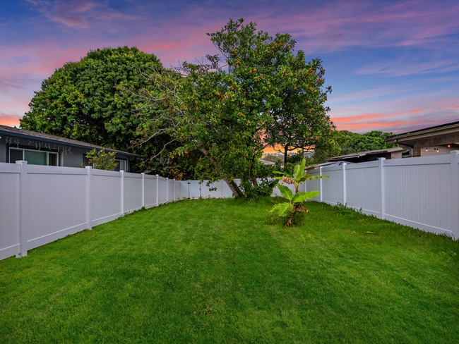 Building Photo - 1576 California Ave