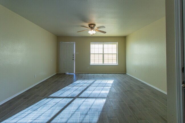 Building Photo - 6412 Temora Loop