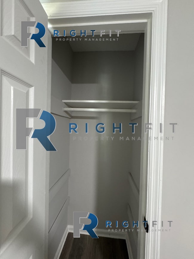 Building Photo - Lovely Ranch Style Home