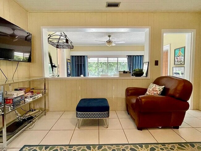 Building Photo - 235 Fordham Dr