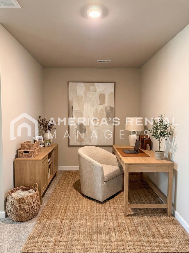 Building Photo - Spacious 4-Bedroom Home with Upstairs Loft!