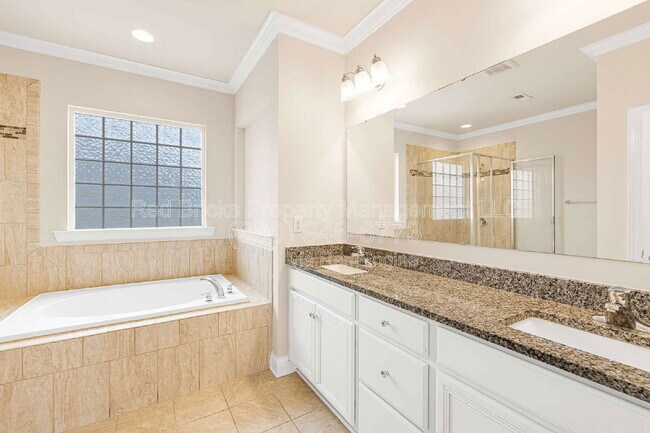 Building Photo - 8608 Lavender Pl