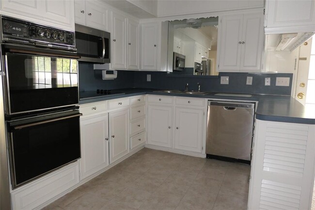 Building Photo - 6317 Rincon Way