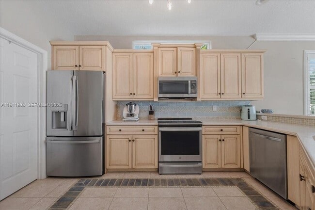 Building Photo - 5235 SW 171st Ave