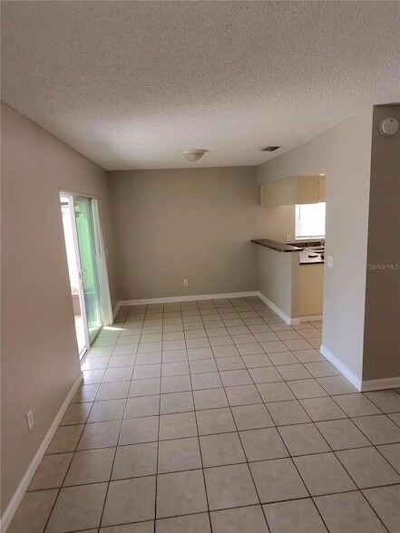 Building Photo - 1912 Crown Park Dr