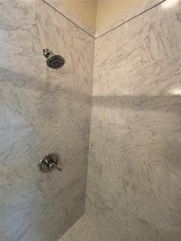 Building Photo - 6814 E Riverside Dr