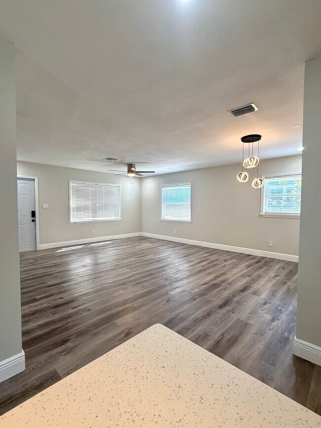 Building Photo - 1735 Michigan Ave NE