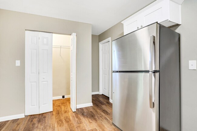 Building Photo - 1154 Penn Ct Se