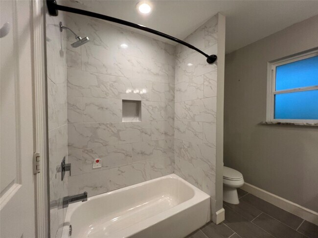 Building Photo - 5122 Lymbar Dr
